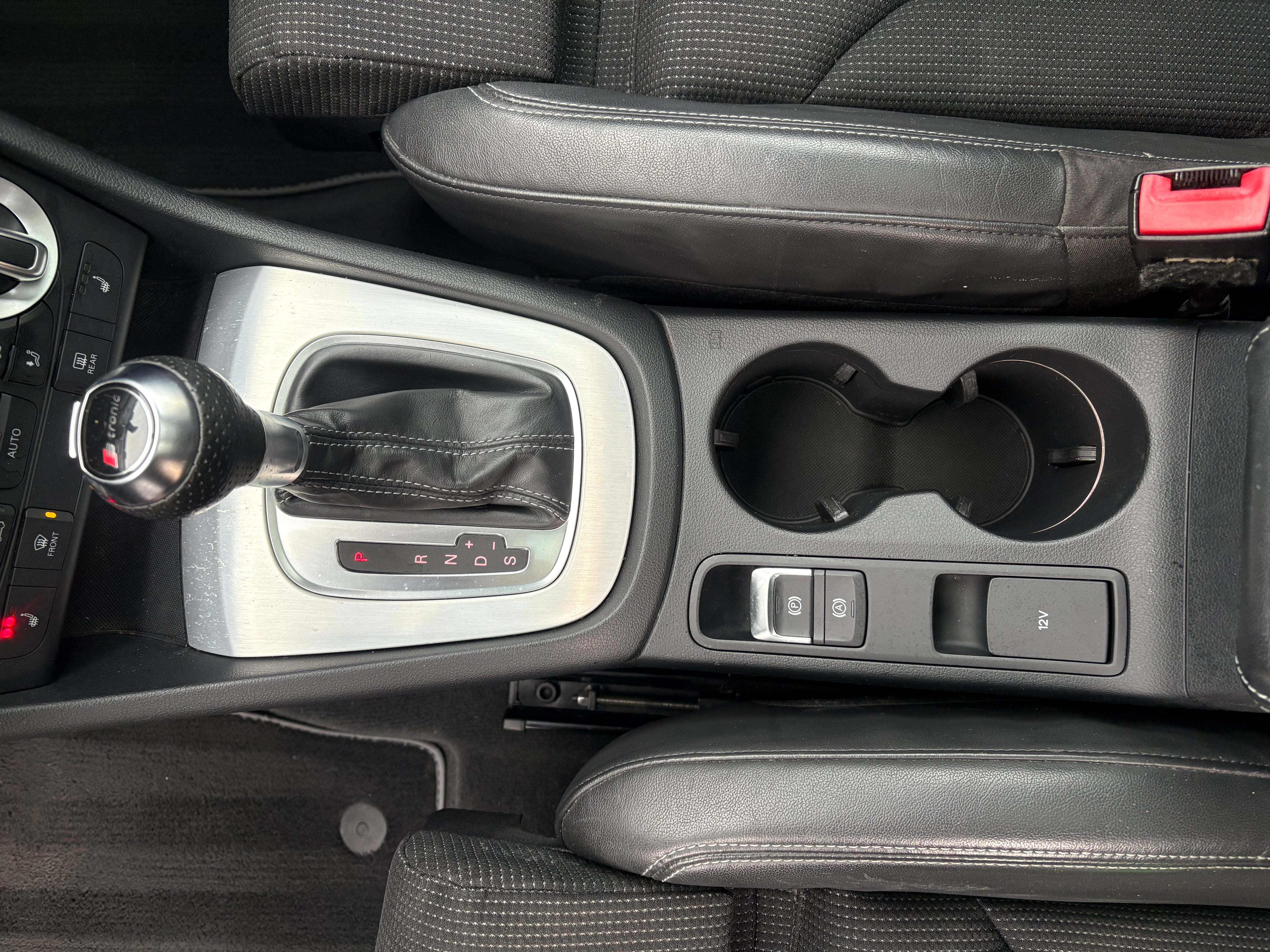 voiture propre après nettoyage par H AUTO NETTOYAGE