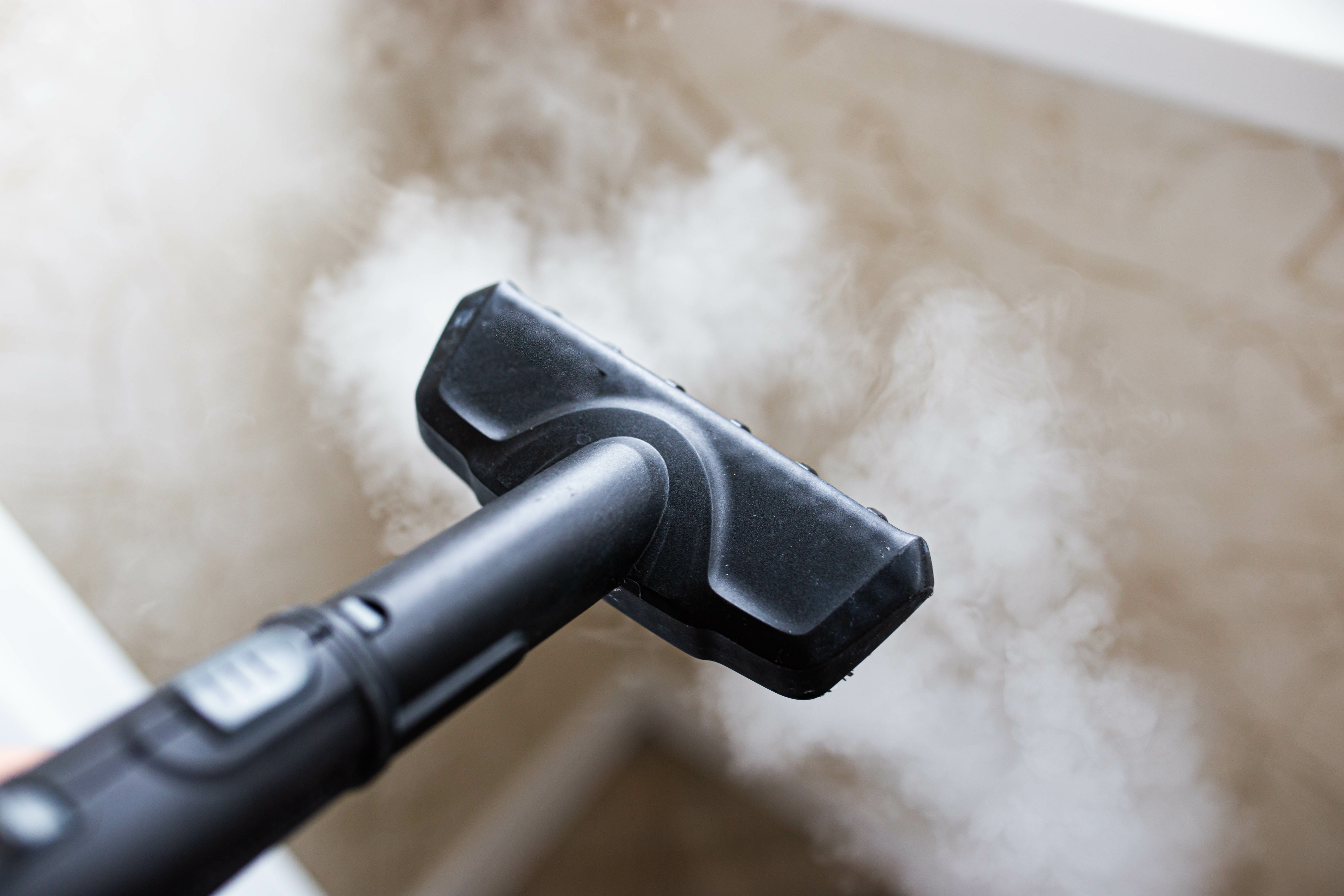 Nettoyage de canapé à domicile par H AUTO NETTOYAGE – service haut de gamme et résultat garanti