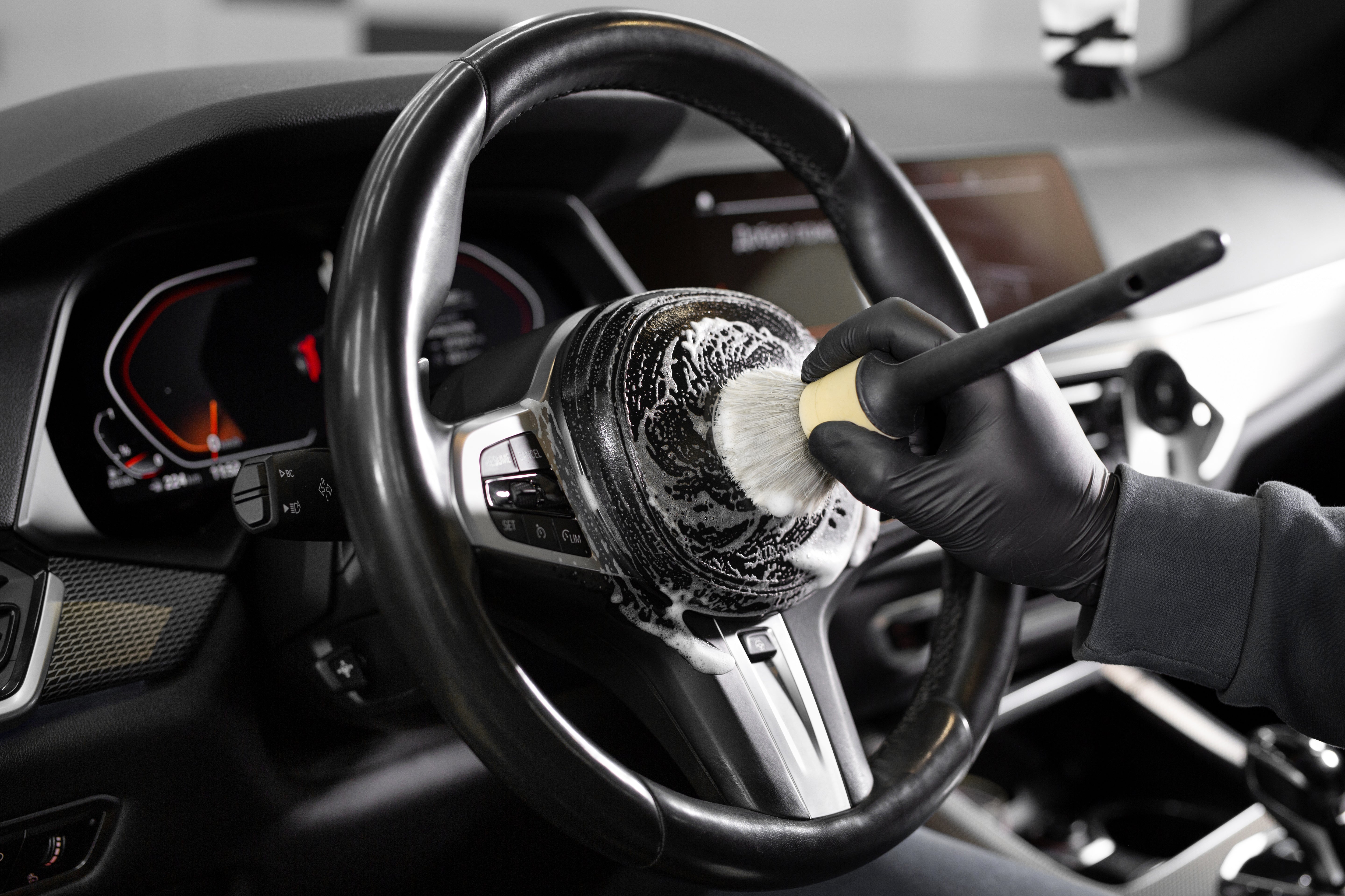 Nettoyage de volant par H AUTO NETTOYAGE – désinfection et finition haut de gamme